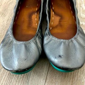 Metallic pewter Tieks